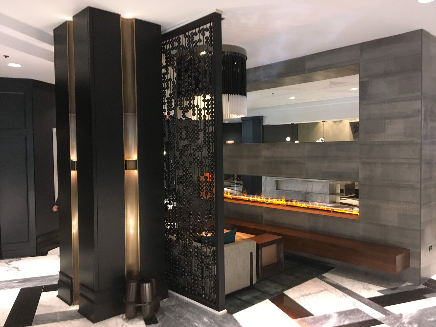 Lobby & Bar at Hilton Boston Back Bay